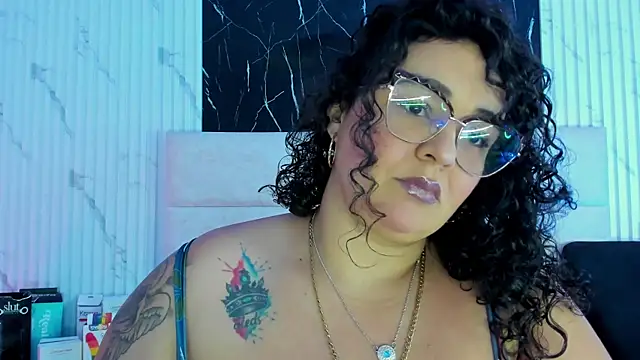 Reginavegaa online show from 09/19/25, 11:11