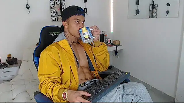 Leonard Price online show from 03/23/25, 05:54