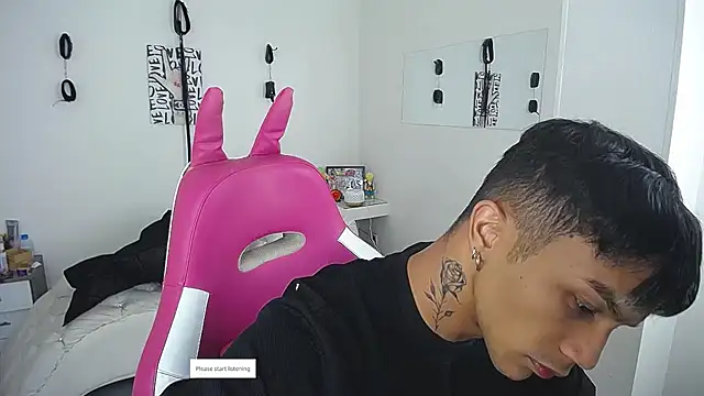 Snapshot of Leonard_Price chatting on 03/10/26, 04:01 Leonard Price online show from 03/10/26, 04:01