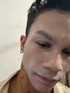 Snapshot of Leonard_Price chatting on 03/20/26, 02:05 Leonard Price online show from 03/20/26, 02:05