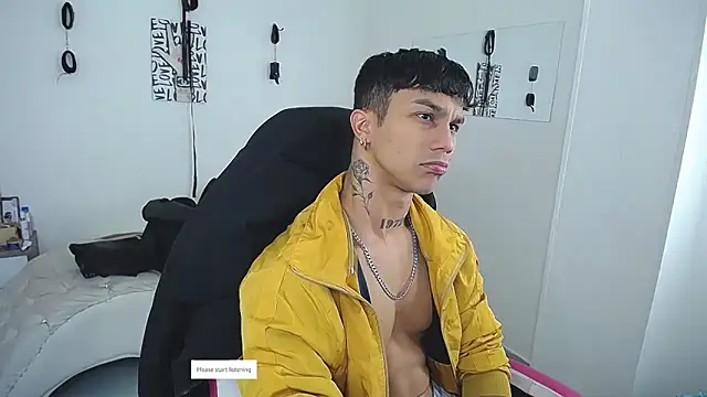 Snapshot of Leonard_Price chatting on 03/22/26, 04:05 Leonard Price online show from 03/22/26, 04:05