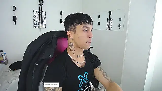 Snapshot of Leonard_Price chatting on 03/26/26, 03:45 Leonard Price online show from 03/26/26, 03:45