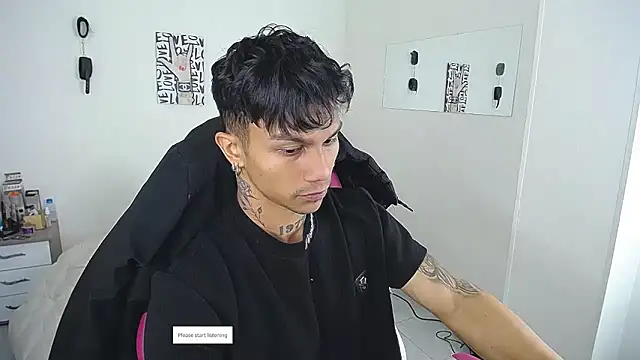 Snapshot of Leonard_Price chatting on 04/10/26, 01:22 Leonard Price online show from 04/10/26, 01:22