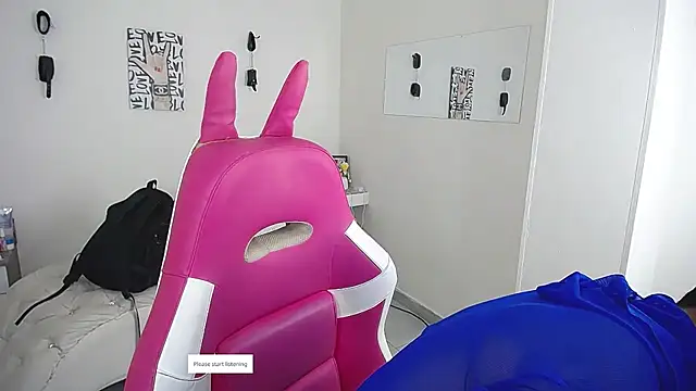 Snapshot of Leonard_Price chatting on 04/12/26, 01:10 Leonard Price online show from 04/12/26, 01:10