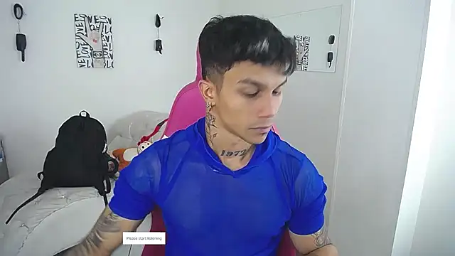 Snapshot of Leonard_Price chatting on 04/13/26, 04:18 Leonard Price online show from 04/13/26, 04:18