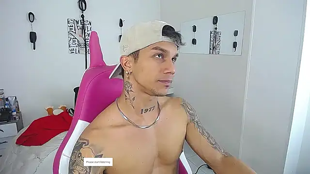 Snapshot of Leonard_Price chatting on 04/27/26, 12:41 Leonard Price online show from 04/27/26, 12:41