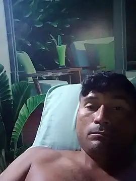 Snapshot of Diogo100 chatting on 10/18/25, 03:42 Diogo100 online show from 10/18/25, 03:42