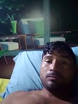 Snapshot of Diogo100 chatting on 11/14/25, 04:33 Diogo100 online show from 11/14/25, 04:33