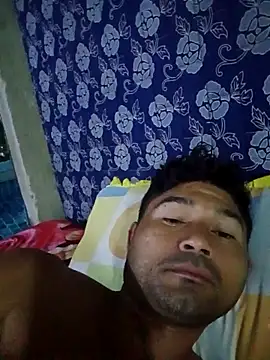 Snapshot of Diogo100 chatting on 12/19/25, 07:15 Diogo100 online show from 12/19/25, 07:15