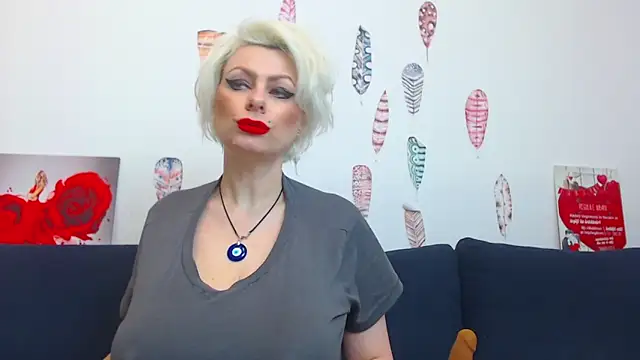 Snapshot of ForeverBarbie_ chatting on 03/15/26, 12:05 ForeverBarbie online show from 03/15/26, 12:05