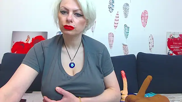 Snapshot of ForeverBarbie_ chatting on 03/16/26, 01:22 ForeverBarbie online show from 03/16/26, 01:22