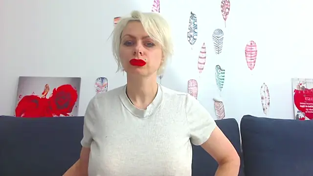 Snapshot of ForeverBarbie_ chatting on 03/21/26, 03:33 ForeverBarbie online show from 03/21/26, 03:33