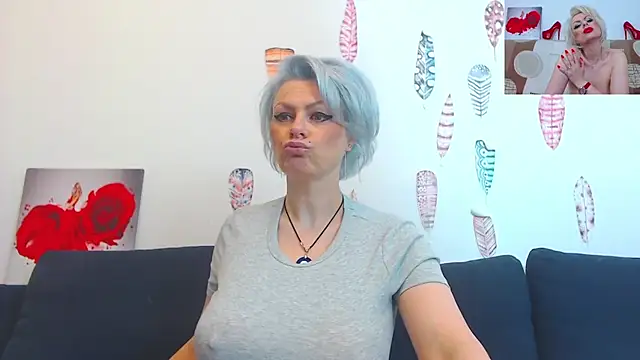 Snapshot of ForeverBarbie_ chatting on 04/16/26, 01:50 ForeverBarbie online show from 04/16/26, 01:50