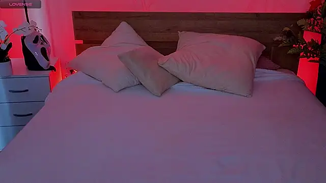 Dark Lola  online show from 10/19/25, 02:23