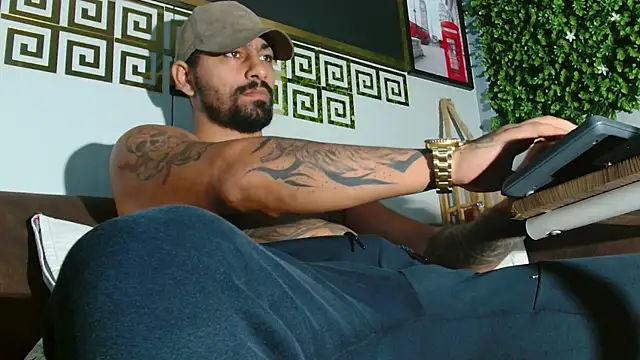 NigelBoydXXX online show from 10/31/25, 04:52