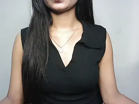 Snapshot of RIYAA_2 chatting on 10/27/25, 03:05 RIYAA 2 online show from 10/27/25, 03:05