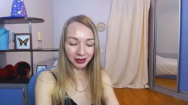 Snapshot of catAlisa chatting on 12/20/24, 01:11 catAlisa online show from 12/20/24, 01:11