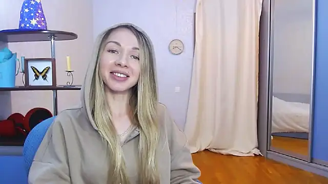 Snapshot of catAlisa chatting on 12/21/24, 01:10 catAlisa online show from 12/21/24, 01:10