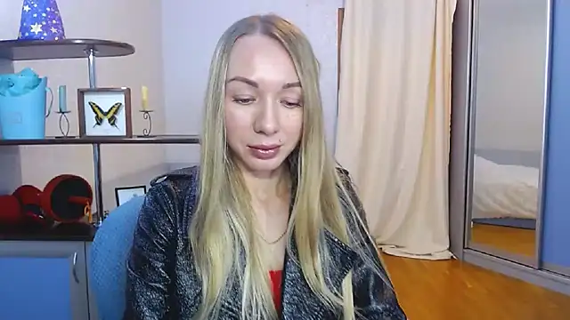 Snapshot of catAlisa chatting on 12/23/24, 07:28 catAlisa online show from 12/23/24, 07:28