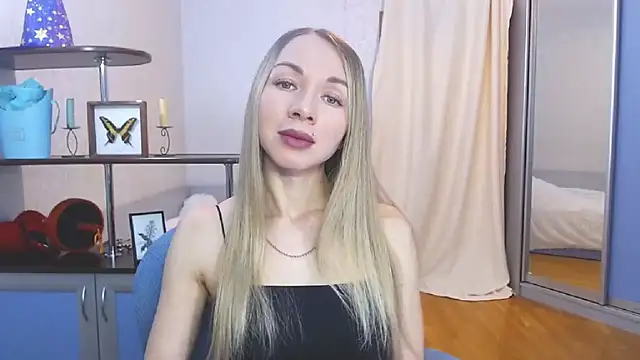 Snapshot of catAlisa chatting on 12/25/24, 06:52 catAlisa online show from 12/25/24, 06:52