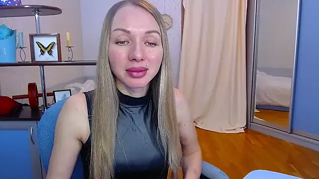 Snapshot of catAlisa chatting on 02/24/25, 10:15 catAlisa online show from 02/24/25, 10:15