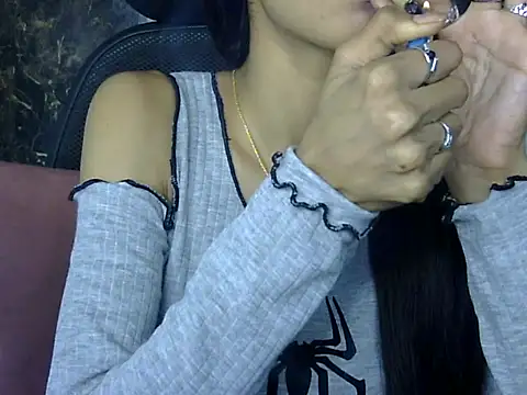 MAAYRA 09 online show from 02/01/25, 12:37