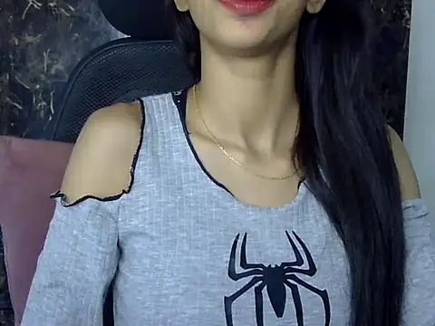 MAAYRA 09 online show from 02/01/25, 07:13