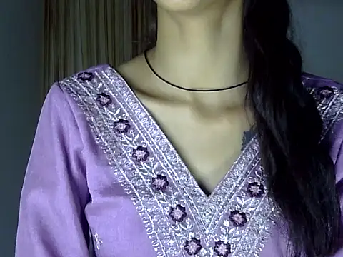 MAAYRA 09 online show from 09/26/25, 06:12