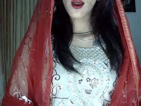 MAAYRA 09 online show from 09/30/25, 01:05