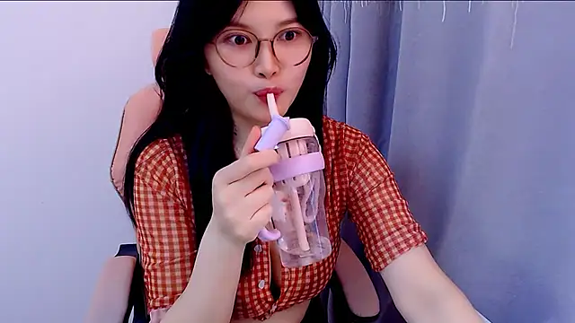 Snapshot of Little-sweet chatting on 09/23/25, 03:20 Little-sweet online show from 09/23/25, 03:20