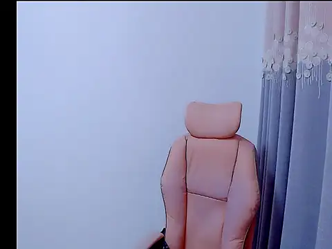 Snapshot of Little-sweet chatting on 10/12/25, 01:15 Little-sweet online show from 10/12/25, 01:15