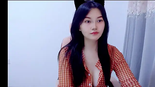 Snapshot of Little-sweet chatting on 10/13/25, 02:33 Little-sweet online show from 10/13/25, 02:33