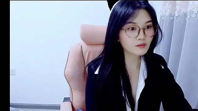 Snapshot of Little-sweet chatting on 10/21/25, 01:56 Little-sweet online show from 10/21/25, 01:56