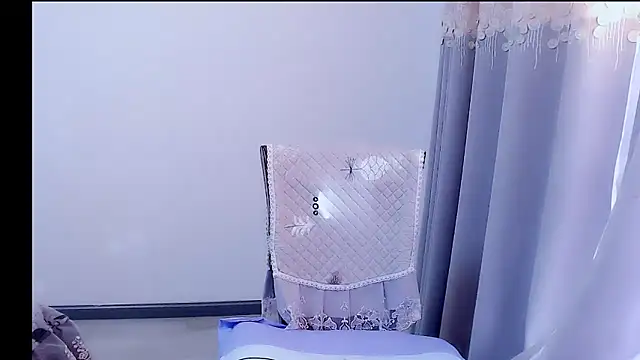 Snapshot of Little-sweet chatting on 11/11/25, 01:27 Little-sweet online show from 11/11/25, 01:27