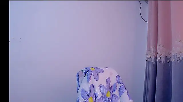 Snapshot of Little-sweet chatting on 11/20/25, 01:28 Little-sweet online show from 11/20/25, 01:28