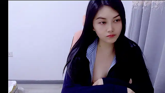 Snapshot of Little-sweet chatting on 11/25/25, 12:49 Little-sweet online show from 11/25/25, 12:49