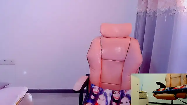 Snapshot of Little-sweet chatting on 11/28/25, 01:41 Little-sweet online show from 11/28/25, 01:41