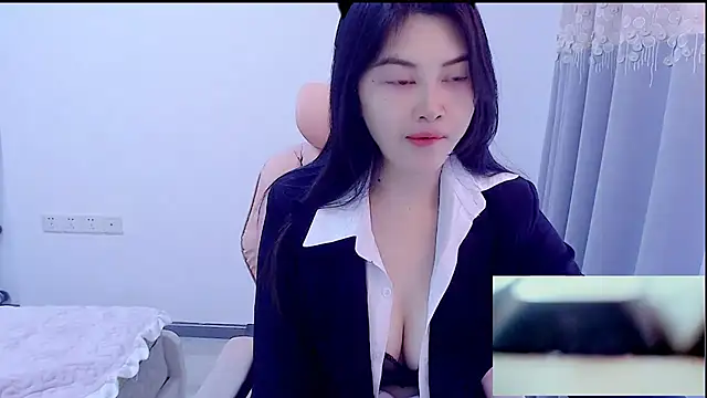 Snapshot of Little-sweet chatting on 12/03/25, 01:02 Little-sweet online show from 12/03/25, 01:02