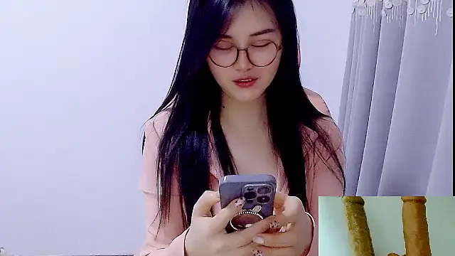 Snapshot of Little-sweet chatting on 12/14/25, 03:39 Little-sweet online show from 12/14/25, 03:39