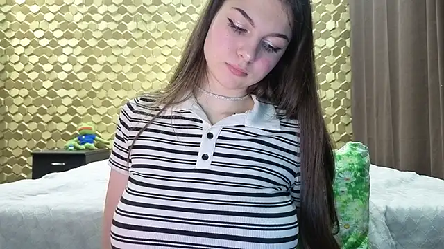 Snapshot of emonyashka_ chatting on 04/17/26, 06:11 emonyashka online show from 04/17/26, 06:11