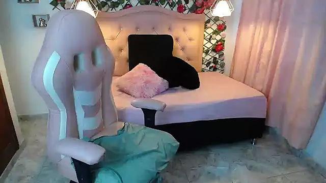 Snapshot of NathaliaSweet_11 chatting on 12/02/24, 05:26 NathaliaSweet 11 online show from 12/02/24, 05:26