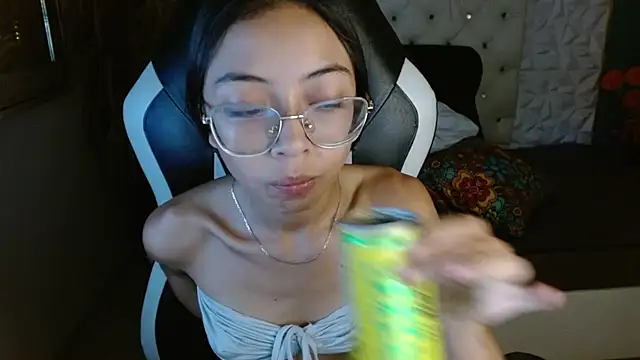 Snapshot of NathaliaSweet_11 chatting on 09/29/25, 01:27 NathaliaSweet 11 online show from 09/29/25, 01:27