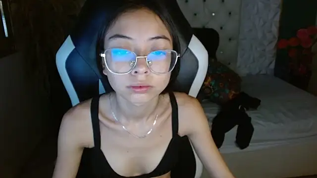 Snapshot of NathaliaSweet_11 chatting on 10/06/25, 01:52 NathaliaSweet 11 online show from 10/06/25, 01:52