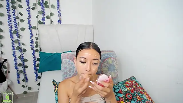 Snapshot of NathaliaSweet_11 chatting on 05/21/26, 02:35 NathaliaSweet 11 online show from 05/21/26, 02:35