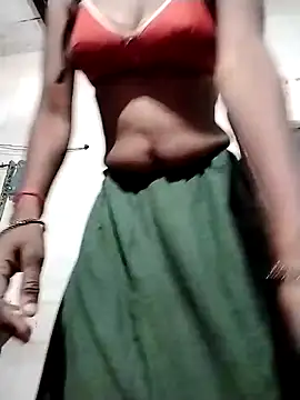 Snapshot of MAAYRA0809 chatting on 02/21/25, 04:48 MAAYRA0809 online show from 02/21/25, 04:48