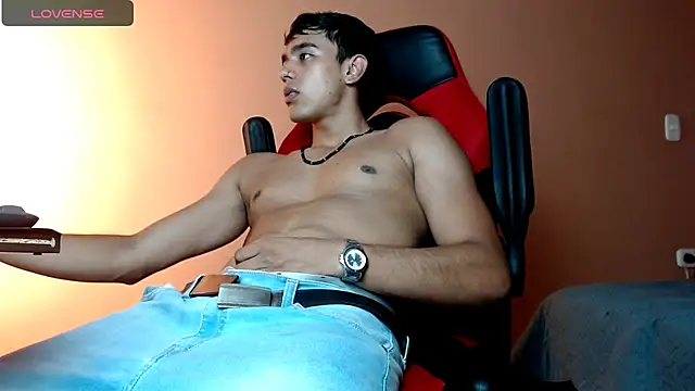 Snapshot of karlgiles_ chatting on 12/21/24, 06:55 karlgiles online show from 12/21/24, 06:55