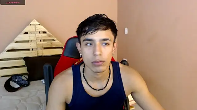 Snapshot of karlgiles_ chatting on 02/21/25, 06:15 karlgiles online show from 02/21/25, 06:15