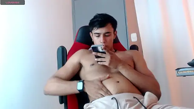 Snapshot of karlgiles_ chatting on 03/01/25, 06:11 karlgiles online show from 03/01/25, 06:11