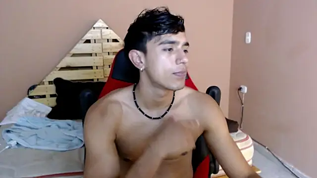 Snapshot of karlgiles_ chatting on 03/06/25, 08:37 karlgiles online show from 03/06/25, 08:37