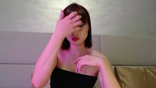 MiaRie online show from 11/16/25, 05:18